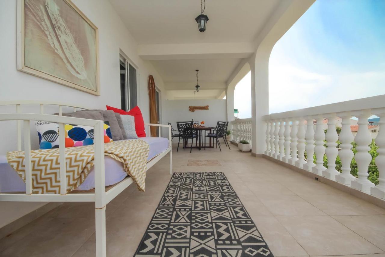 Lola'S Apartments Tribalj Екстериор снимка