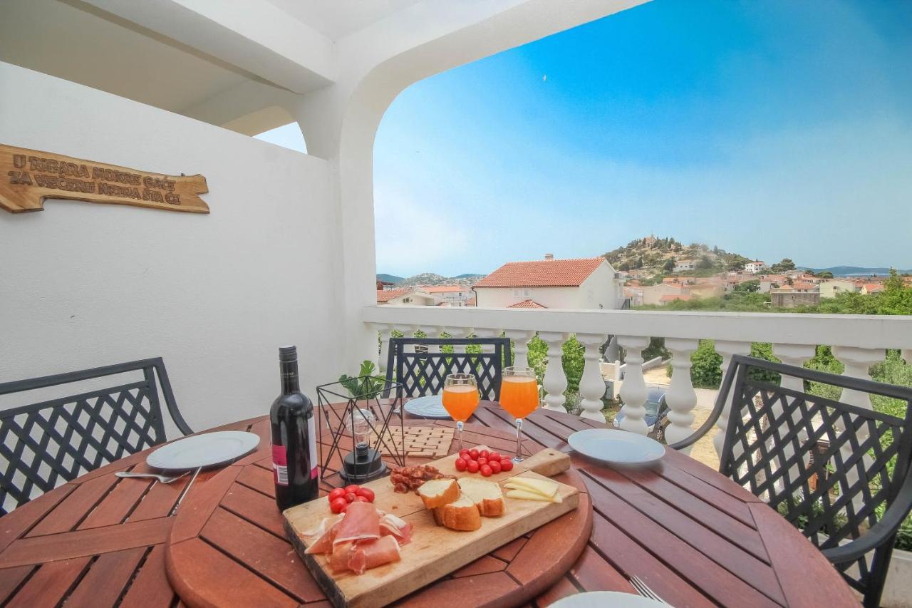 Lola'S Apartments Tribalj Екстериор снимка