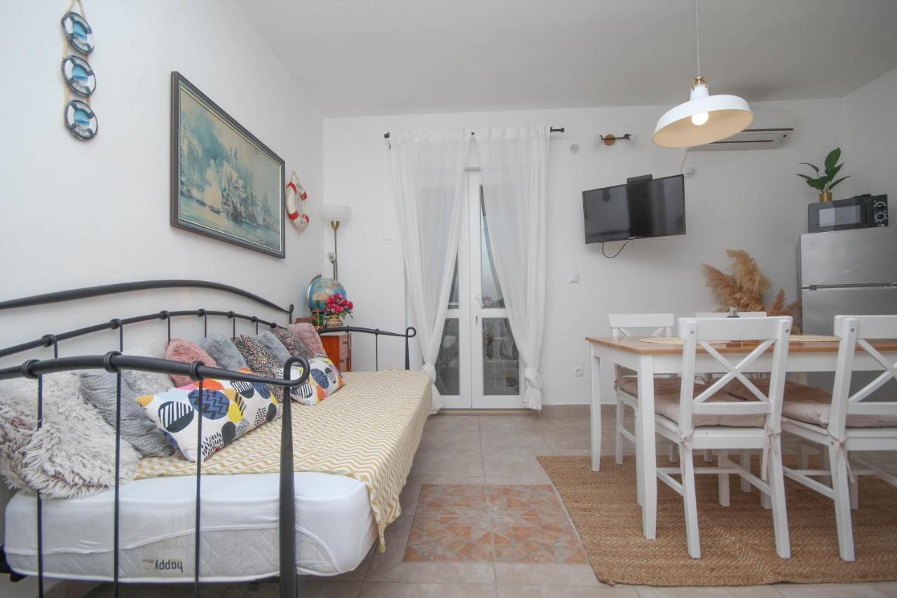 Lola'S Apartments Tribalj Екстериор снимка