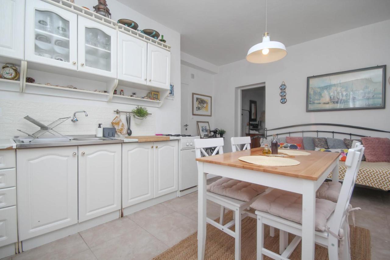 Lola'S Apartments Tribalj Екстериор снимка