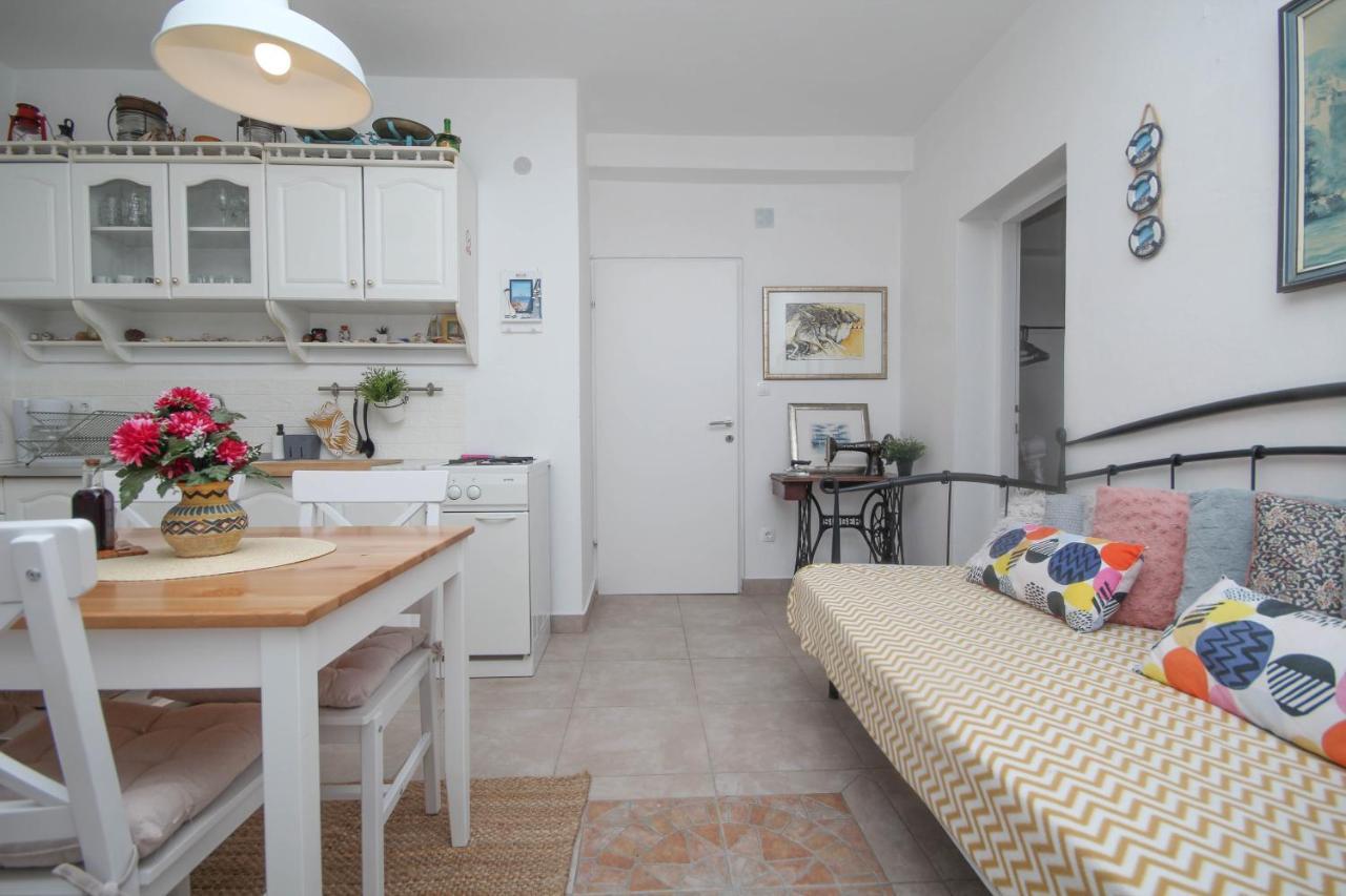Lola'S Apartments Tribalj Екстериор снимка