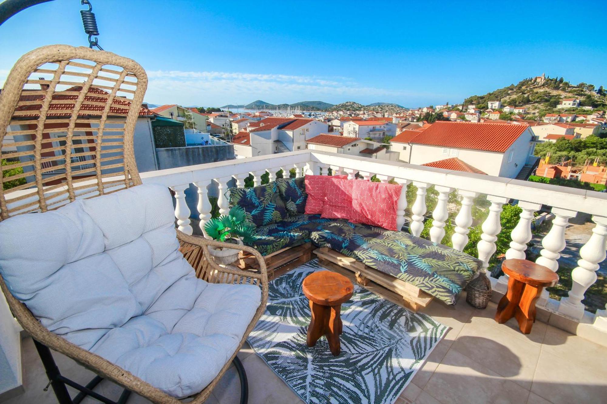 Lola'S Apartments Tribalj Екстериор снимка