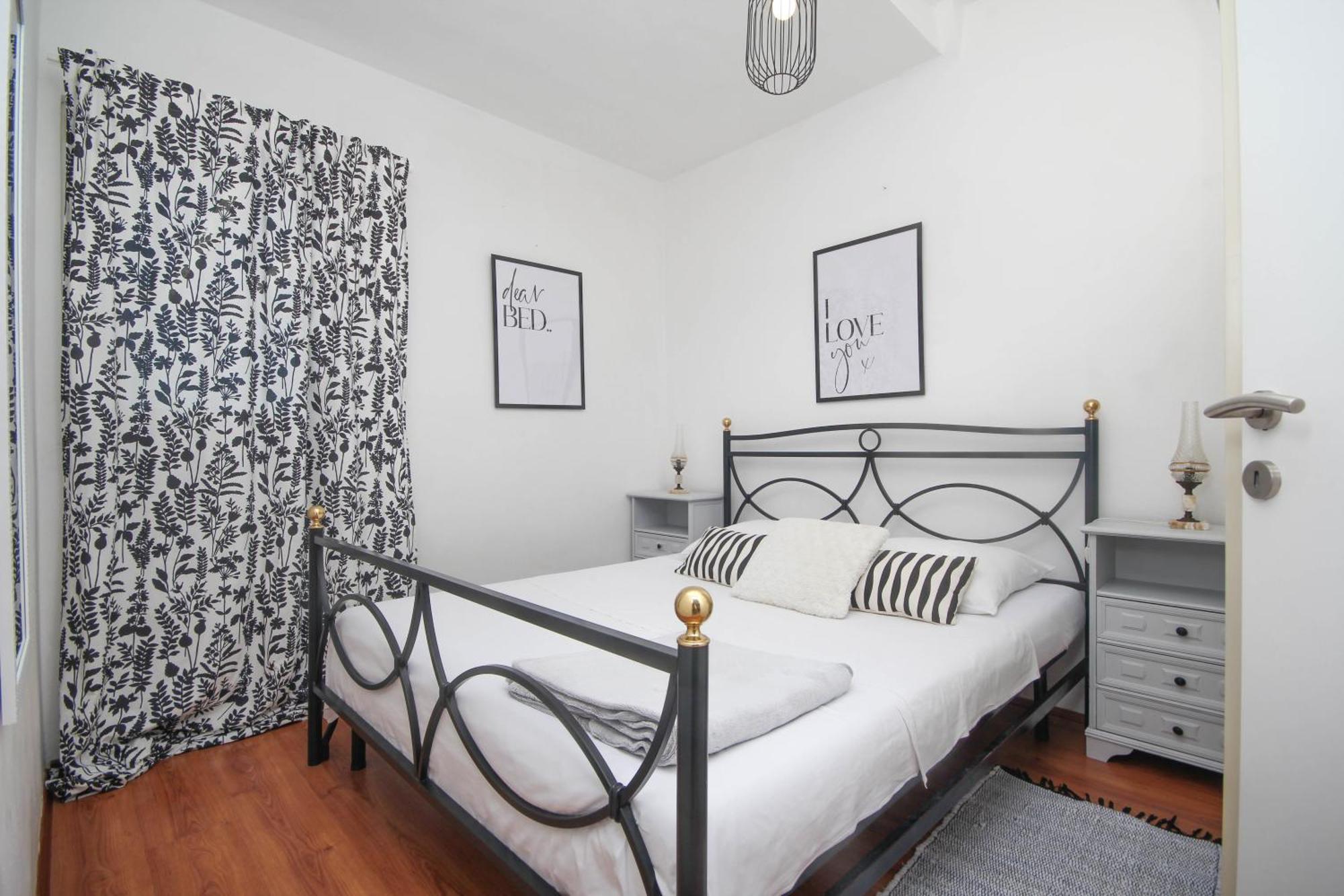 Lola'S Apartments Tribalj Екстериор снимка