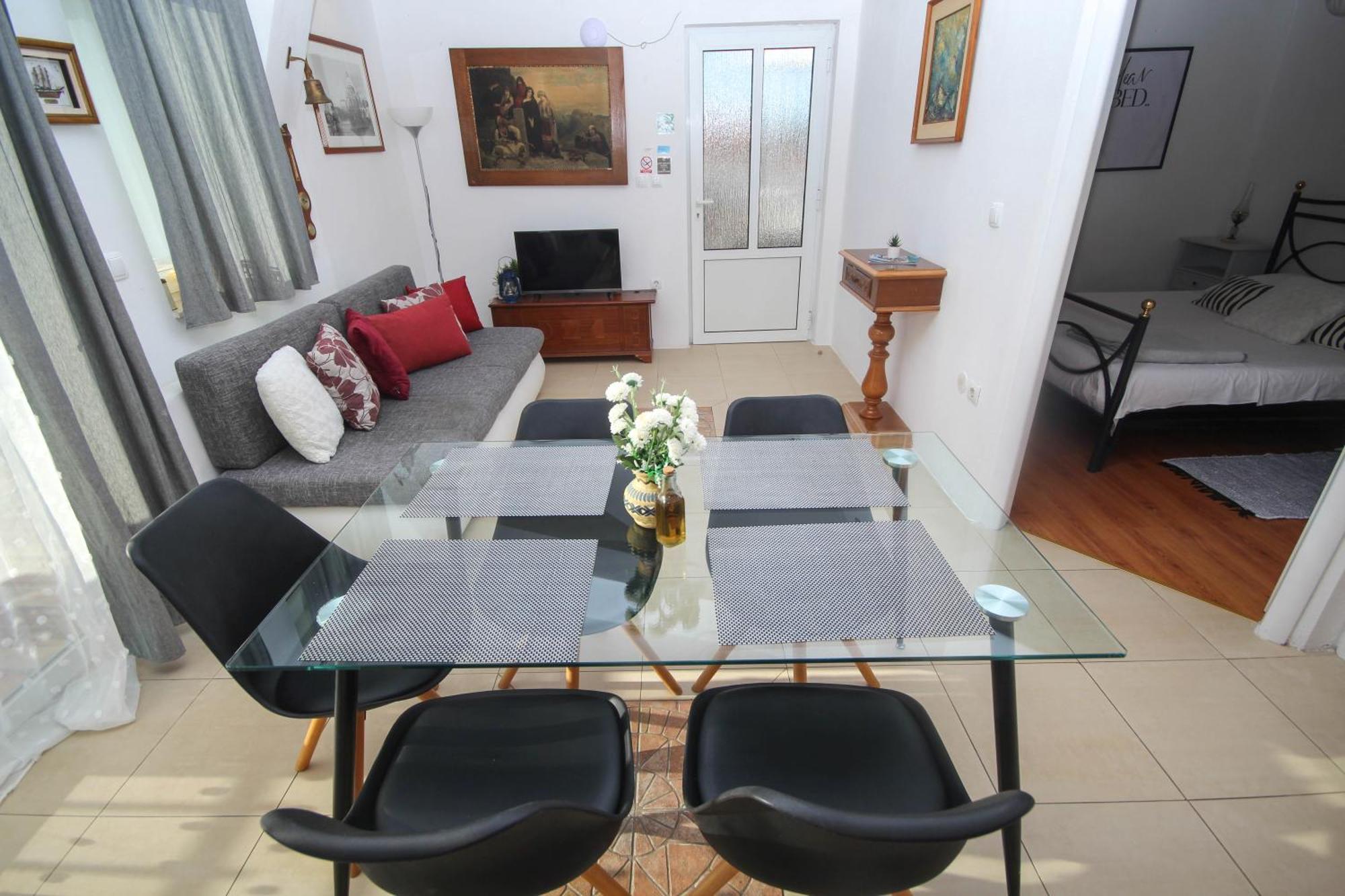 Lola'S Apartments Tribalj Стая снимка