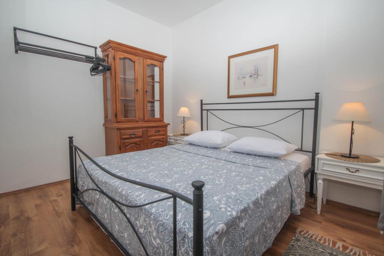 Lola'S Apartments Tribalj Екстериор снимка