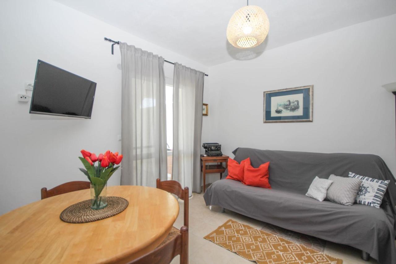 Lola'S Apartments Tribalj Екстериор снимка